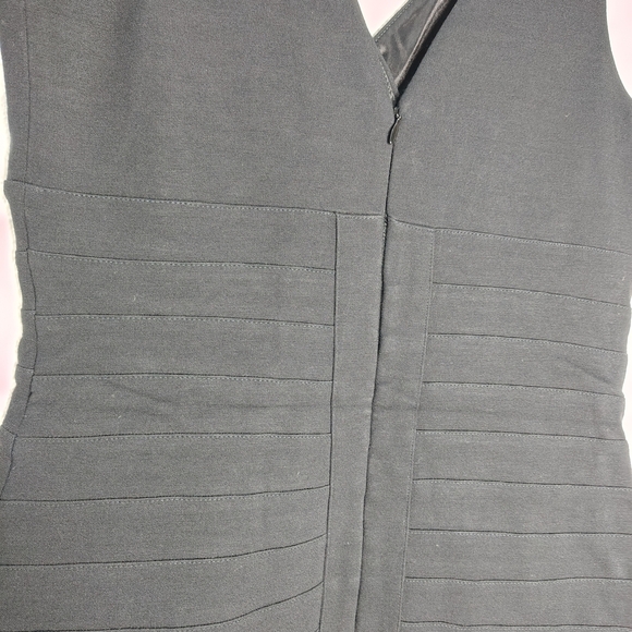 EXPRESS Women's Black Layered Sleeveless V-Neck Strechy Zip Back Dress Sz M - Picture 8 of 11